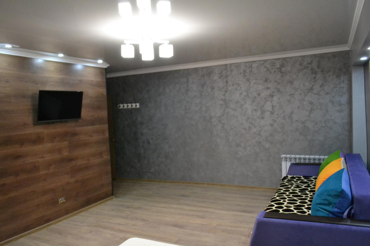 Хай-Тек Апартаменты В Центре По Гоголя51 Karagandy Exterior foto
